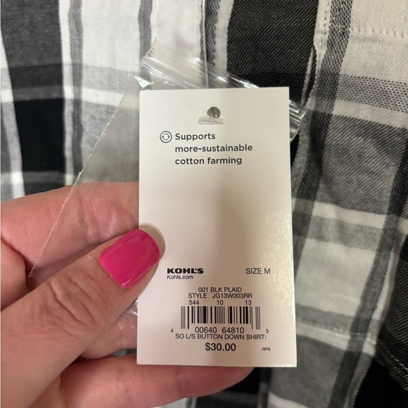 New with tags, womens size medium plaid shirt, #H779 - Picture 3 of 6